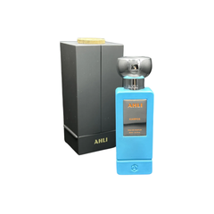 perfume de marca ahli, contiene 60 ml y su empaque es de color negro con azul, es un perfume unisex