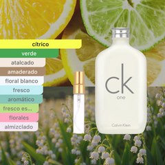 perfume de marca Calvoin Klein, contiene 100 ml y su empaque es de color blanco, es un perfume unisex