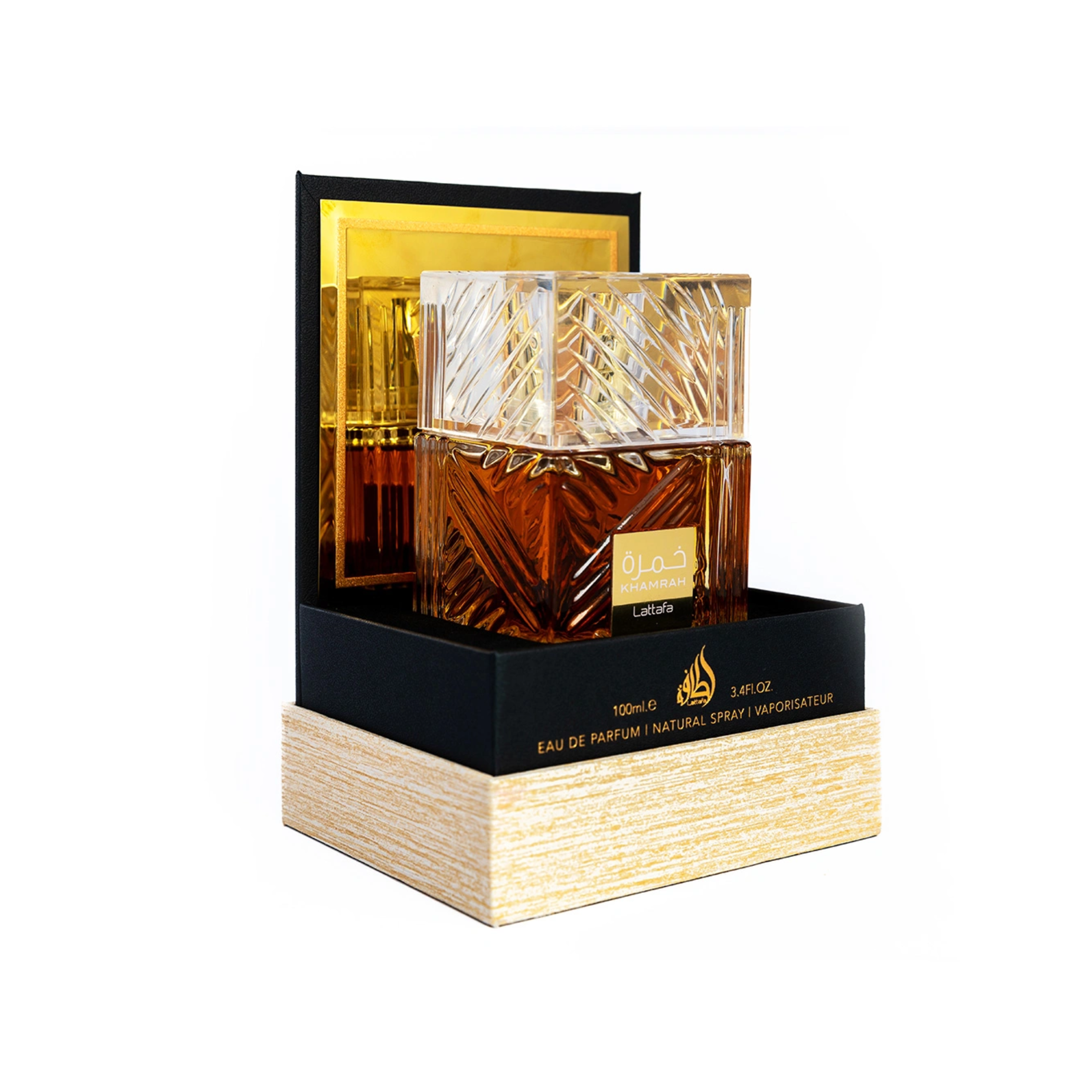 perfume de marca lattafa, contiene 100 ml y su empaque es de color negro con dorado, es un perfume unisex