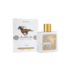 perfume de marca lattafa, contiene 90 ml y su empaque es de color blanco con dorado, es un perfume para mujer